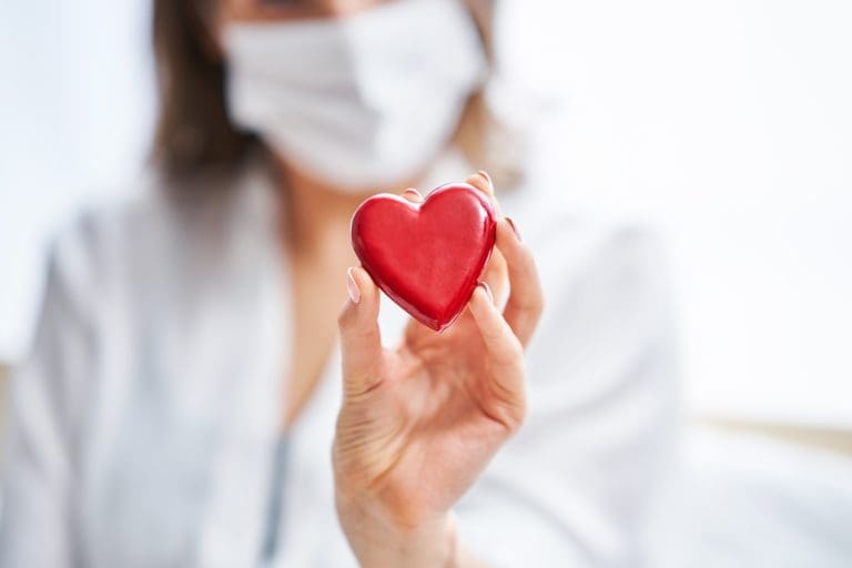 Does a PET scan show clogged arteries?