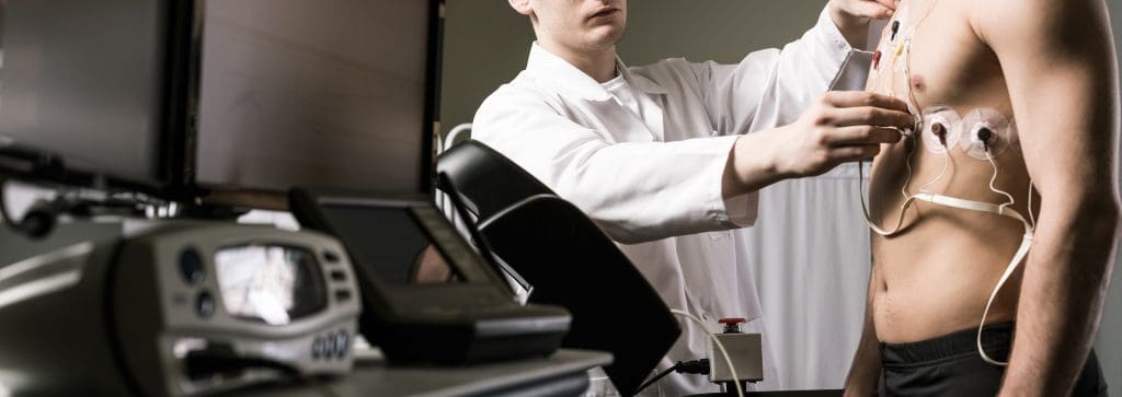 How fast does the treadmill go on a stress test? 1 How fast does the treadmill go on a stress test