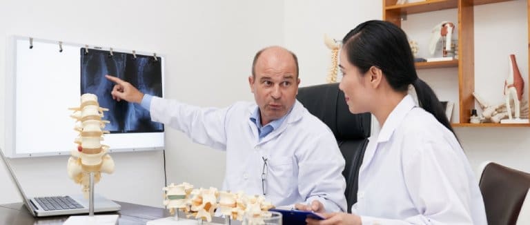 Artificial disc replacement