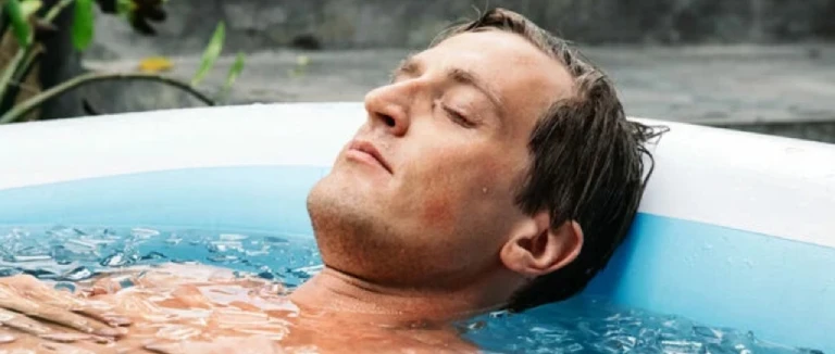5 Powerful Ice Bath Benefits for Recovery 1 Ice Bath