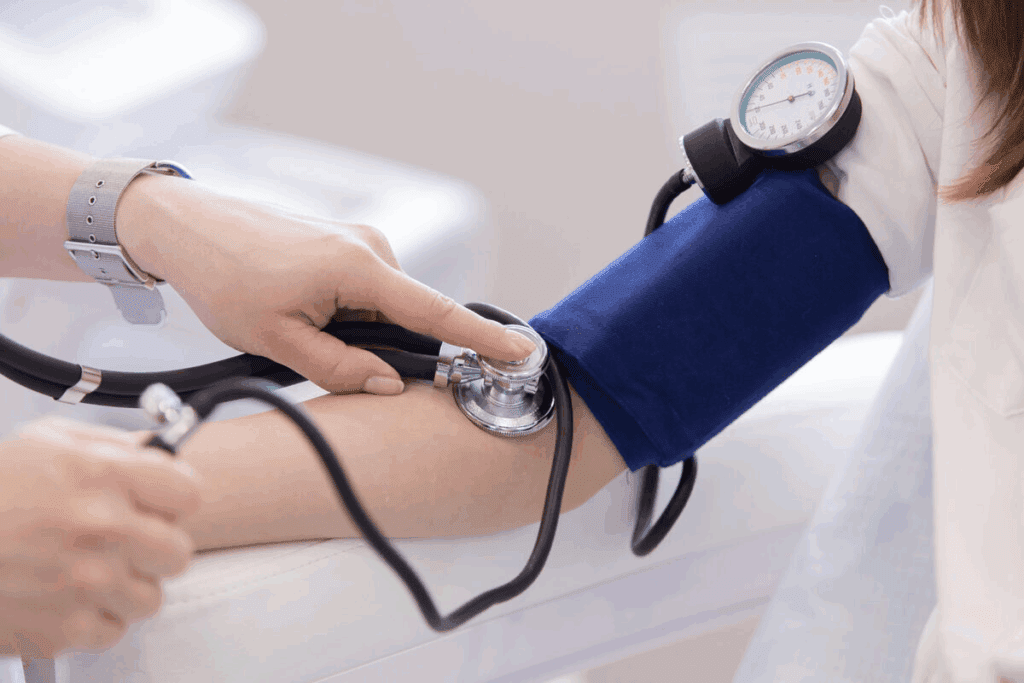 What Causes High Blood Pressure in Women? 1 What Causes High Blood Pressure in Women?