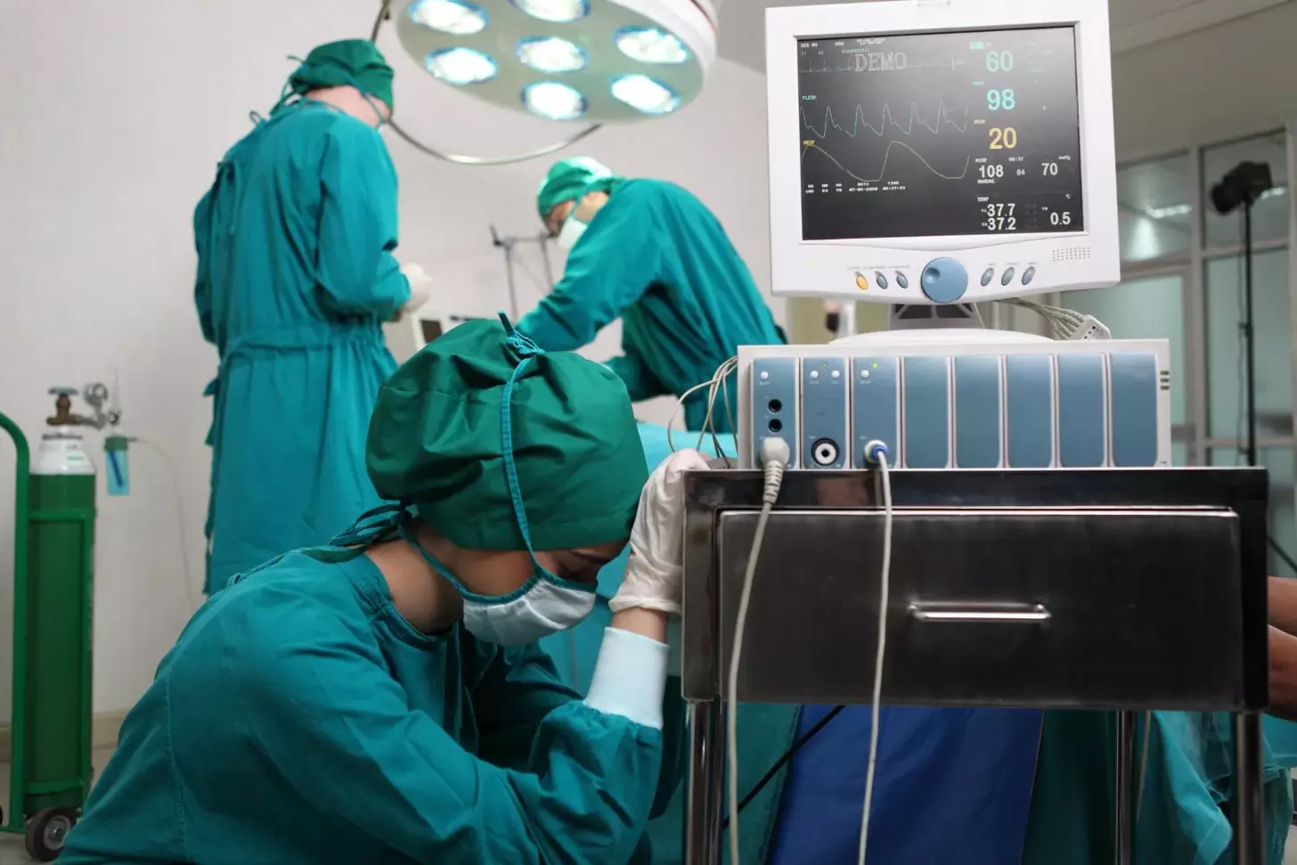 Are Pig Valves Still Used in Heart Surgery and What Happens If They Fail?