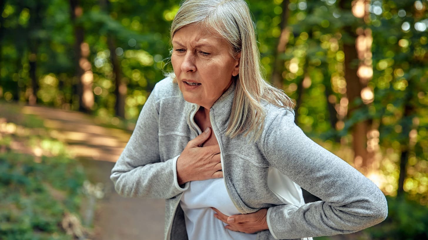 chest pain 58 LIV Hospital