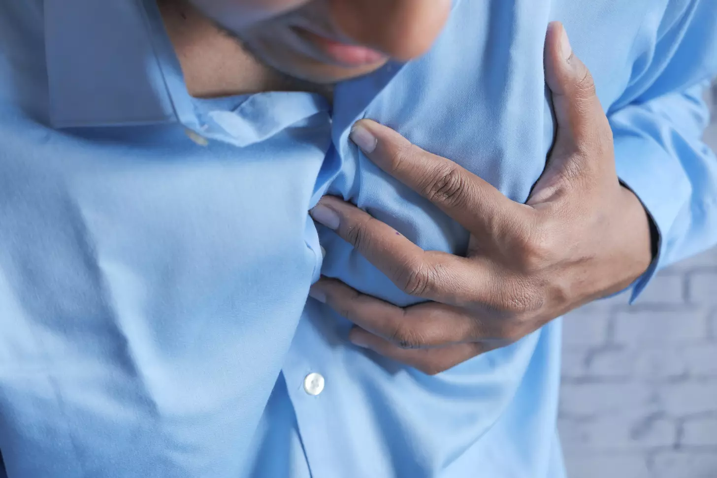 9 Key Signs: Chest Pain and Right Shoulder Pain You Shouldn't Ignore