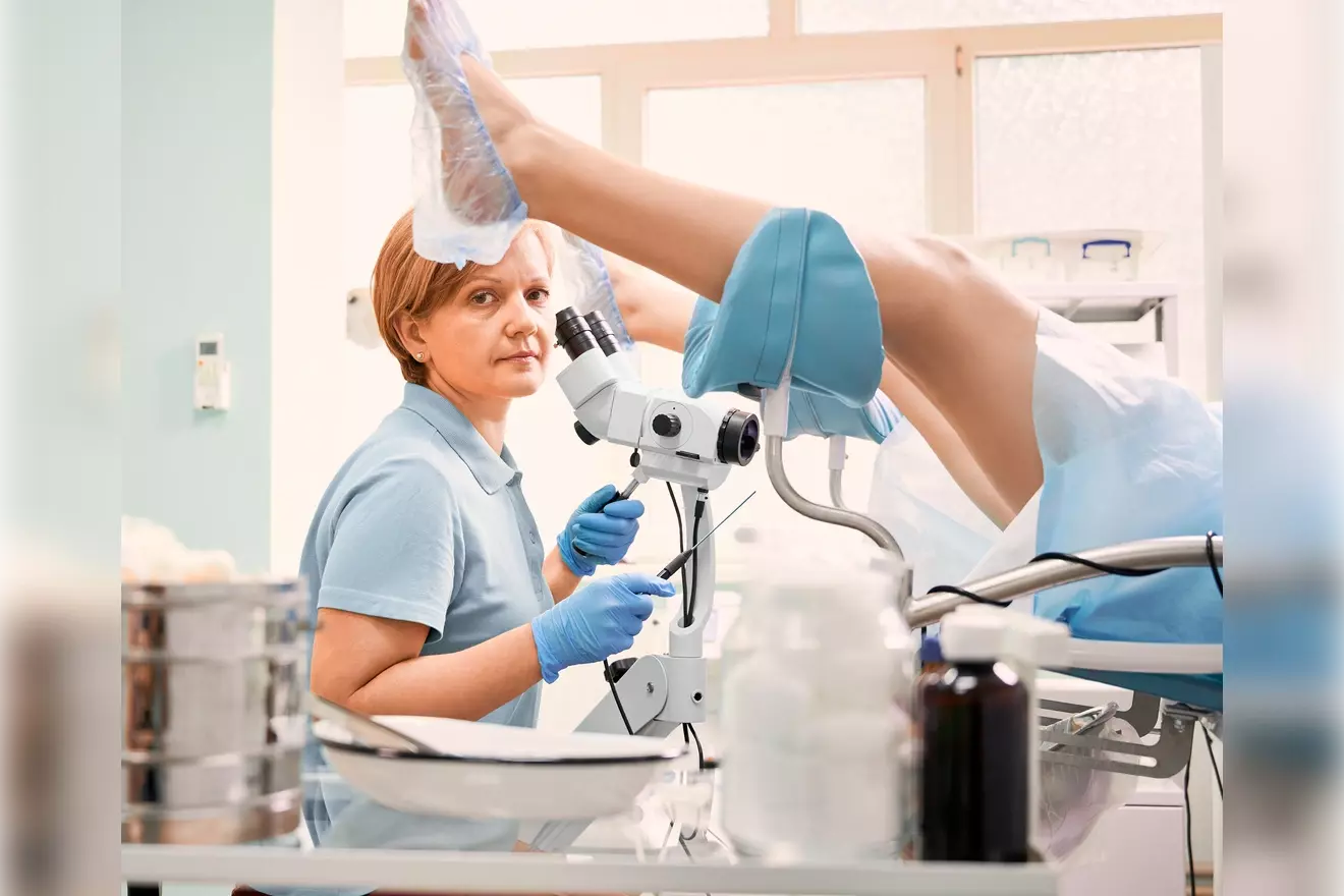 12 Essential Obstetric Procedures: Quick Guide for Patients and Providers 1 12 Essential Obstetric Procedures: Quick Guide for Patients and Providers