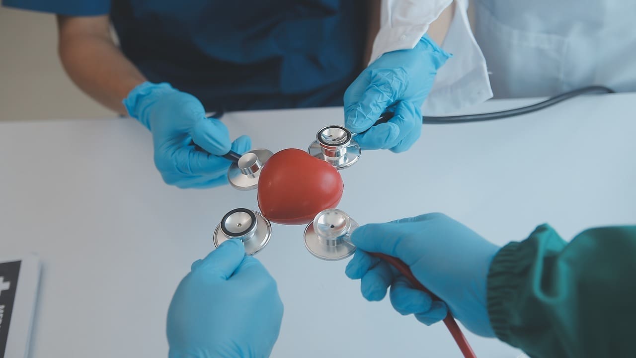 7 Essential Aortic Aneurysm Treatments: How to Stop Growth and Repair Effectively 1 7 Essential Aortic Aneurysm Treatments: How to Stop Growth and Repair Effectively