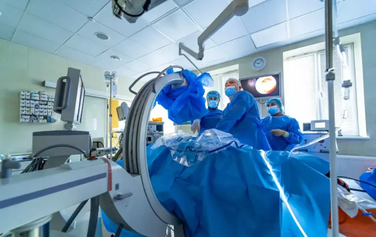 Laparoscopy vs Robotic Surgery: 7 Key Differences and Practical Insights
