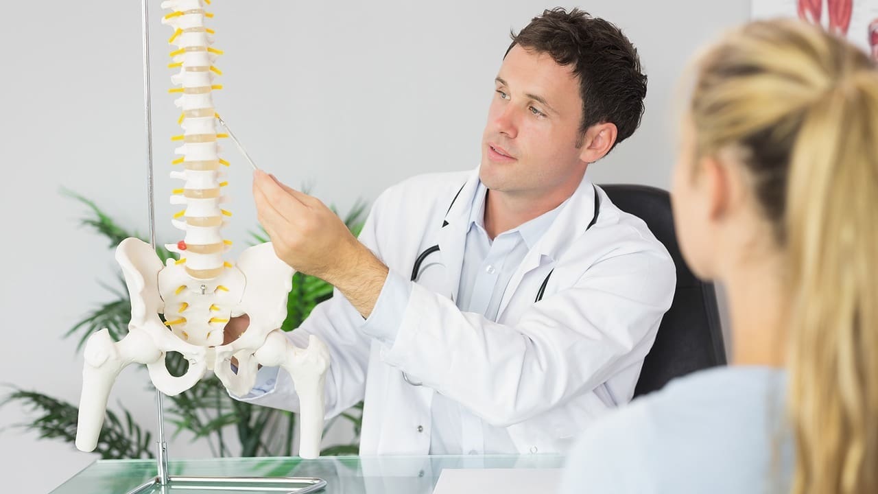 What Does a Spine Specialist Do? Roles, Treatments, and What to Expect
