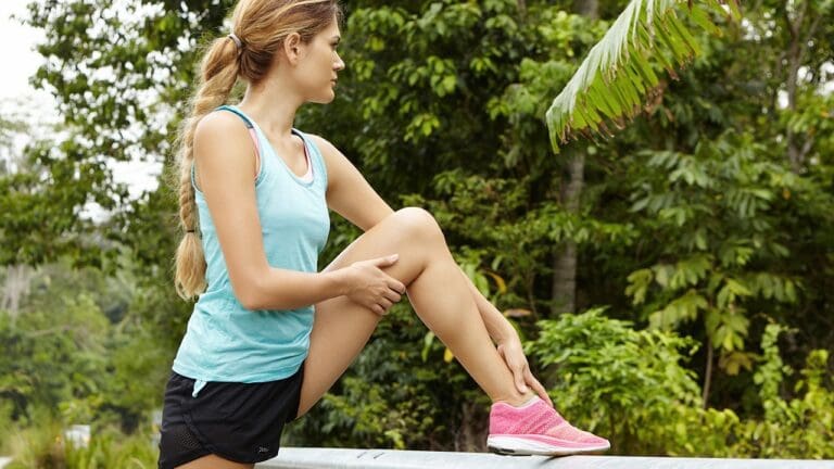 Left Side Pain and Leg Pain: 8 Causes of Pain Radiating from Stomach to Back