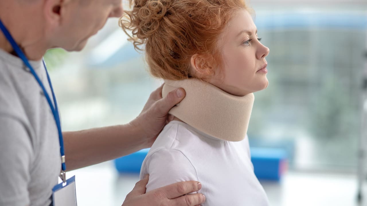 What Is Anterior Cervical Discectomy and Fusion (ACDF) Surgery and When Is It Needed? 1 What Is Anterior Cervical Discectomy and Fusion (ACDF) Surgery and When Is It Needed?