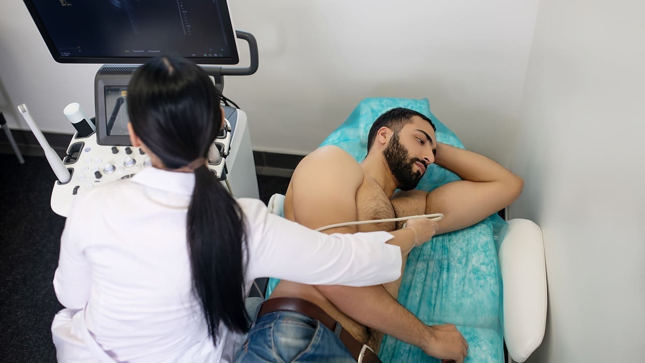 AAA Aneurysm Screening: 7 Key Guidelines for Who, When, and How 1 AAA Aneurysm Screening: 7 Key Guidelines for Who, When, and How