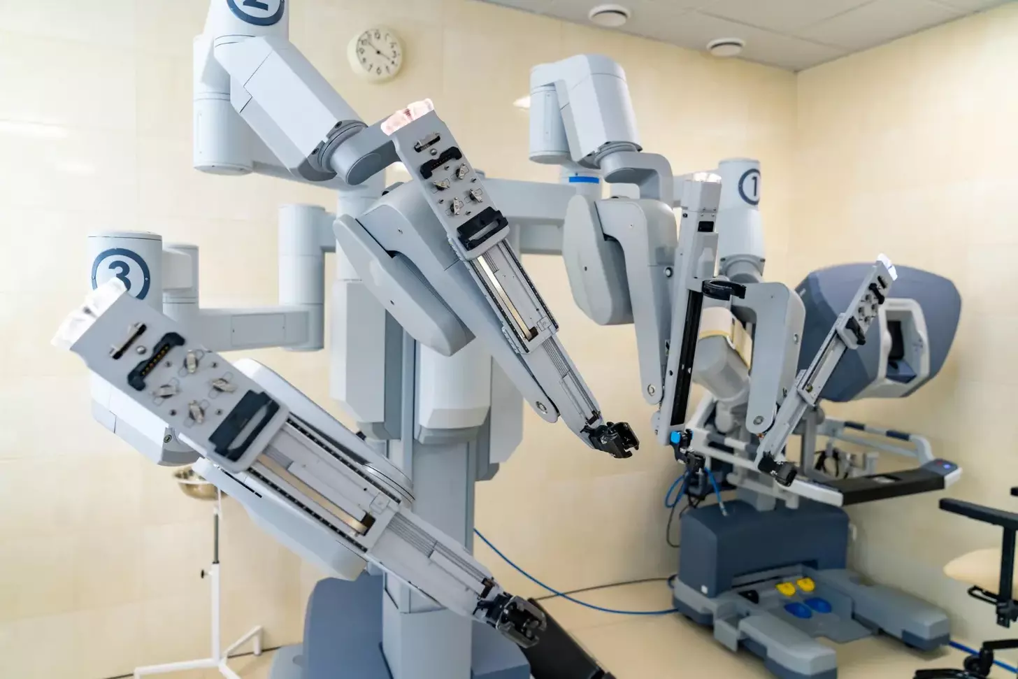 DaVinci Robotic Surgery: 7 Essential Facts About the Da Vinci Surgery System 1 DaVinci Robotic Surgery: 7 Essential Facts About the Da Vinci Surgery System