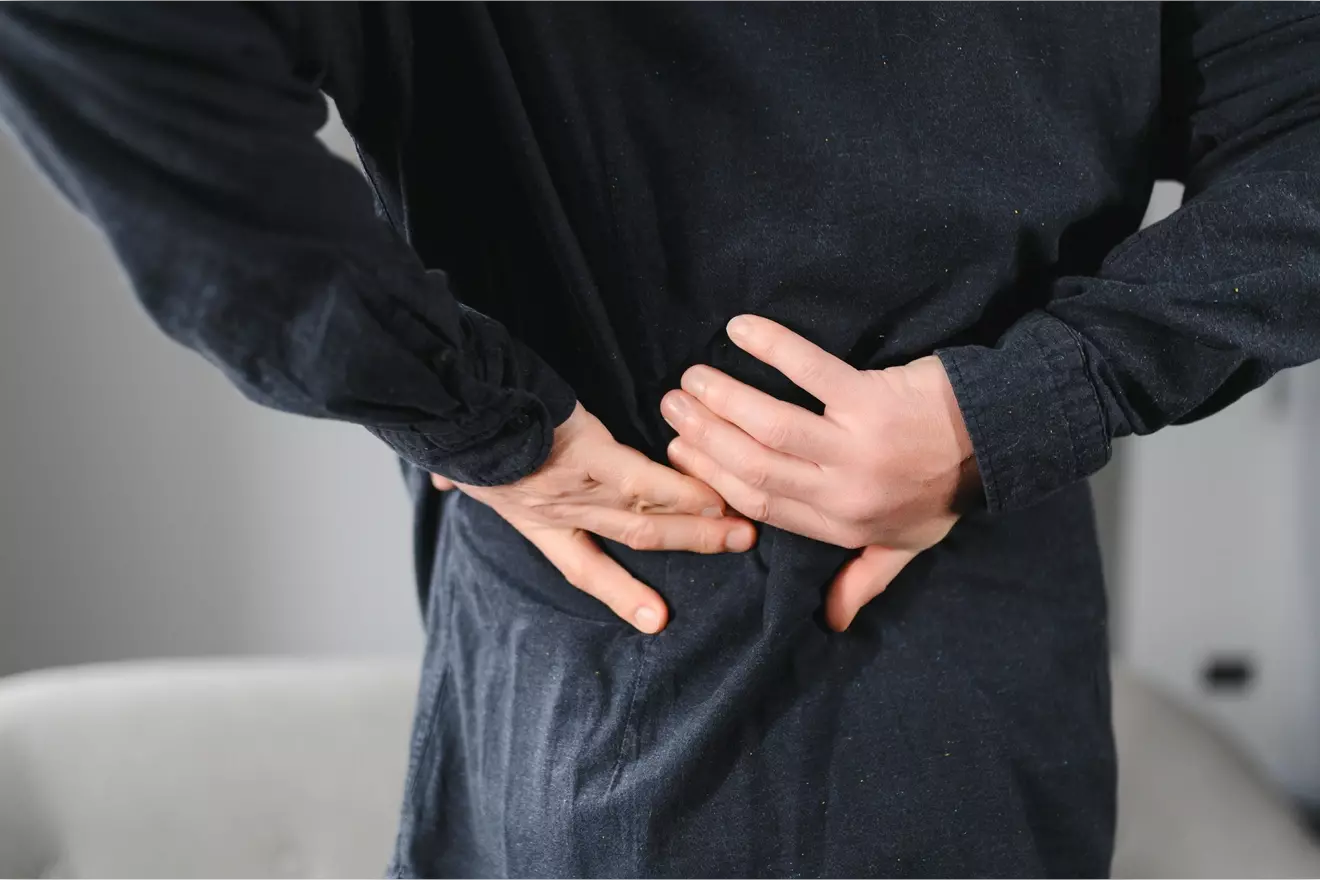 hip pain leg numbness left side