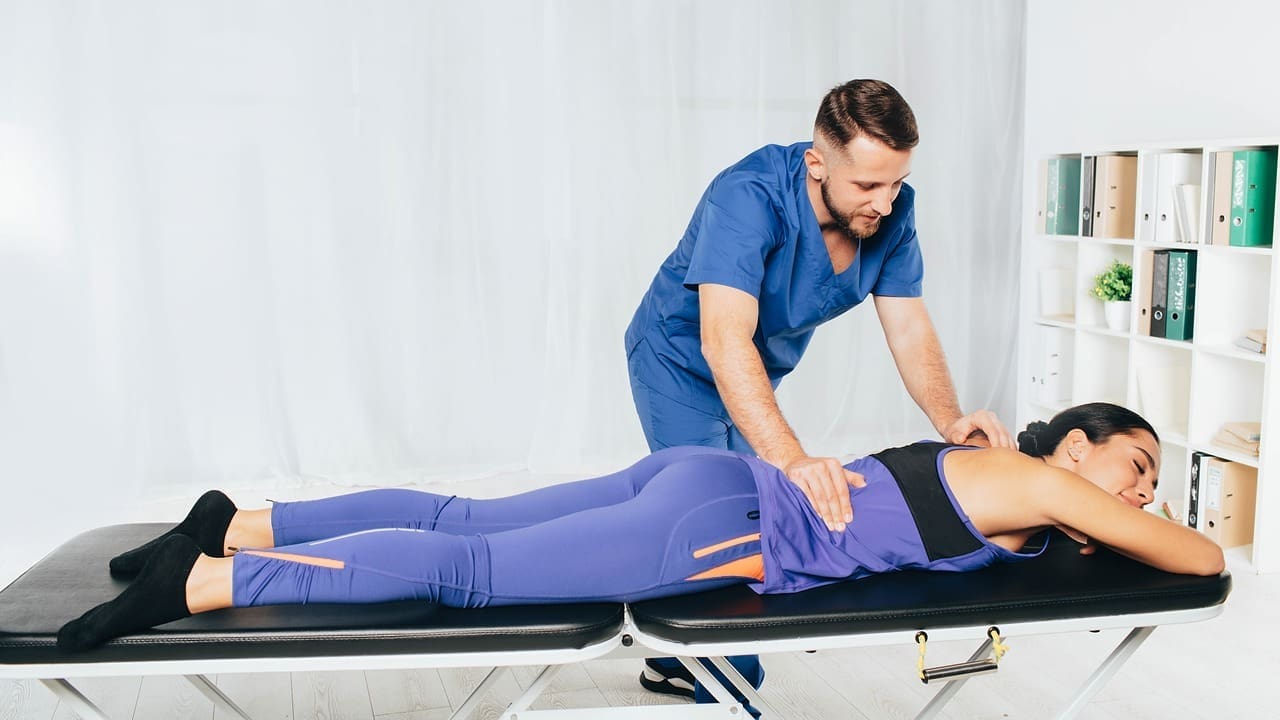 8 Proven Spinal Compression Treatments and Signs to Watch For