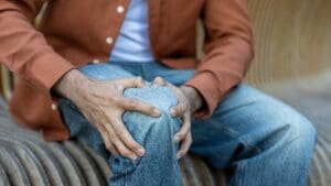 Metal on Metal Knee Replacement: 7 Key Facts About Materials & Parts