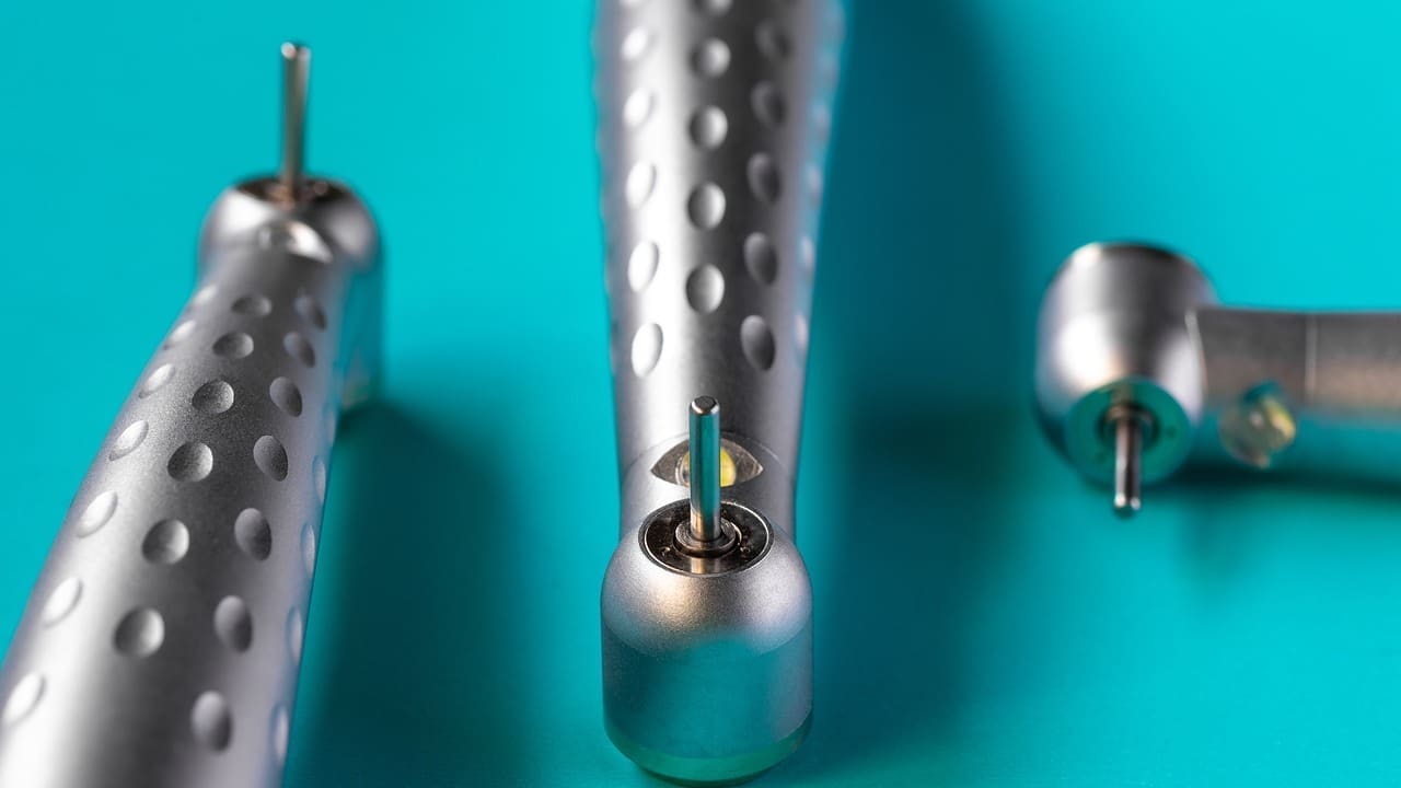 Cobalt Chrome vs Titanium Knee Replacement: Top 5 Material Choices Explained 1 Cobalt Chrome vs Titanium Knee Replacement: Top 5 Material Choices Explained