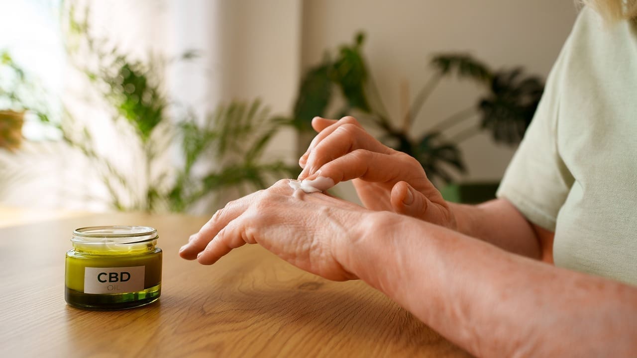 7 Alternative Treatments for Osteoarthritis to Relieve Joint Pain Naturally