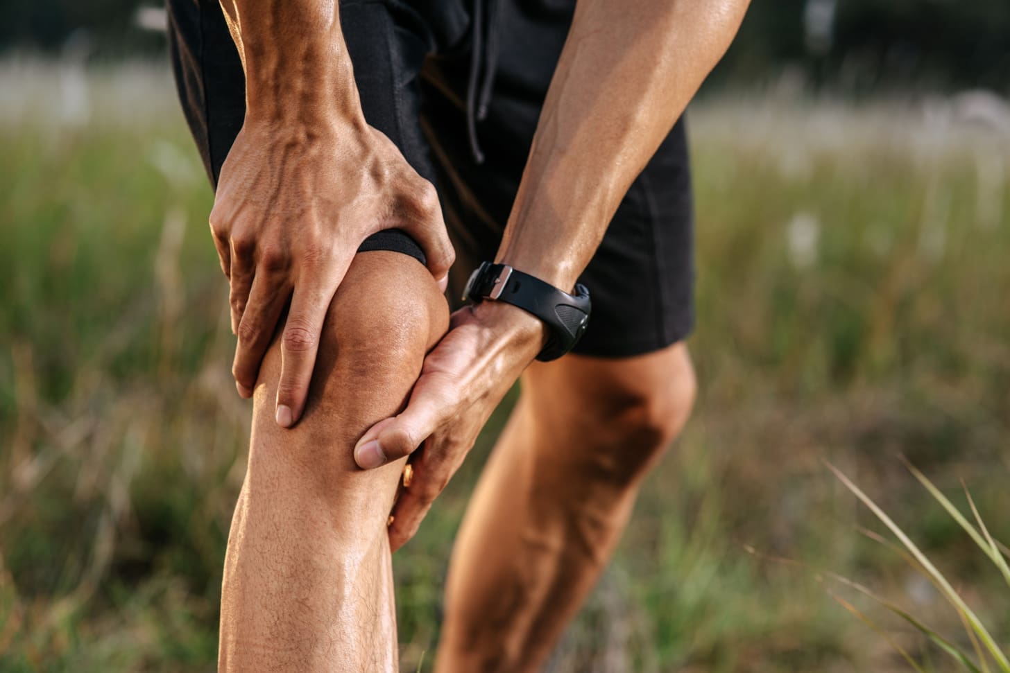 When Should I Worry About Swelling After Knee Surgery?