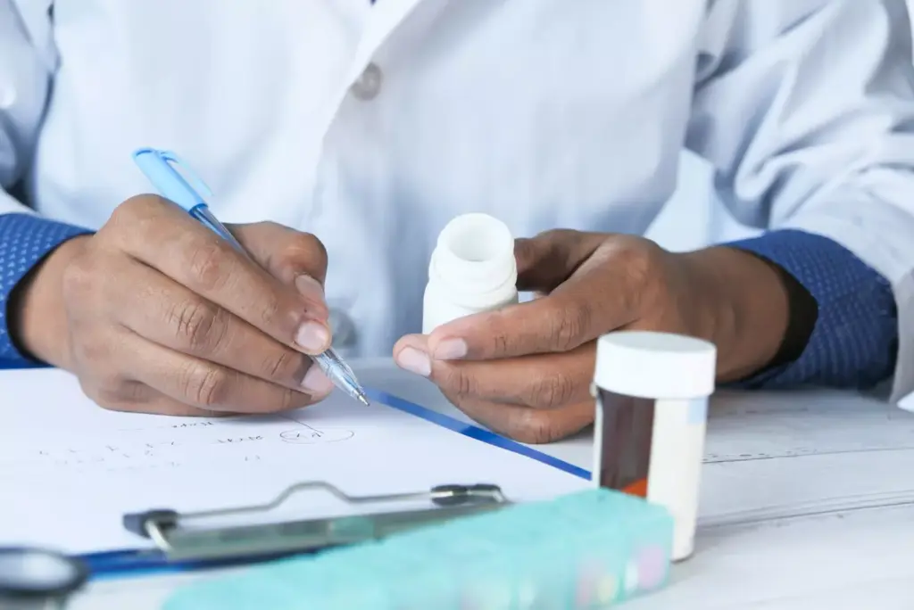 A microscopic view of lymphoblasts, the immature blood cells found in acute lymphoblastic leukemia. In the foreground, a cluster of irregularly-shaped, enlarged cells with hyperchromatic nuclei and scanty cytoplasm. The middle ground shows individual lymphoblasts in various stages of development, with details of their fine chromatin patterns and distinct nucleoli. The background is a soft, blurred field of view, emphasizing the subject. Crisp, high-resolution imaging under bright, evenly-distributed lighting reveals the cellular ultrastructure with clarity. Convey the abnormal, proliferative nature of these cancerous precursor cells, essential to understanding the biology of lymphoblastic leukemia.