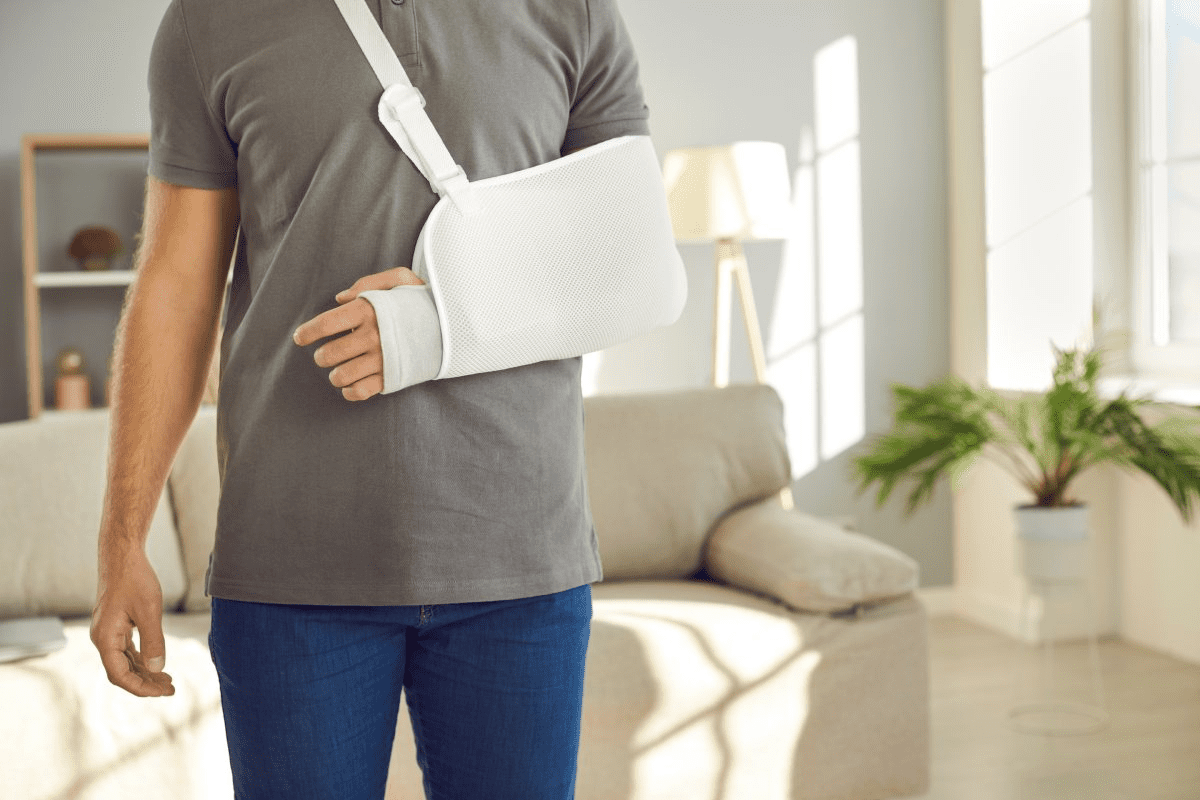 Sling for Shoulder Tendonitis: Is It Helpful or a Dangerous Mistake?