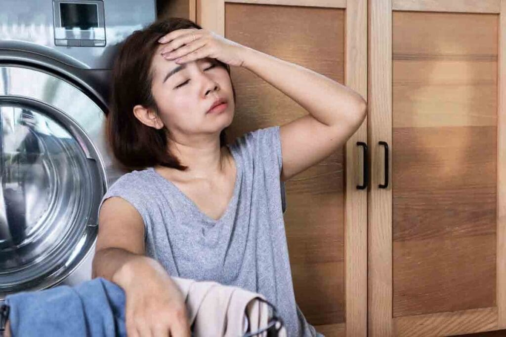 12 Signs of Iron Deficiency Women Shouldn't Ignore (With Daily Needs): How Much Iron Per Day for a Woman with Anemia