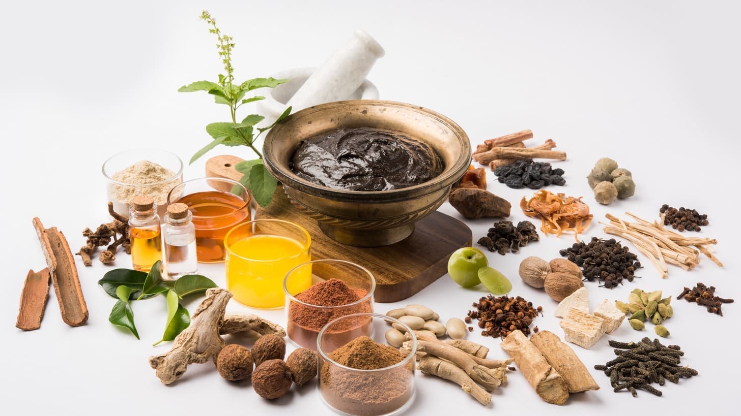 11 Alternative Medicine Cancer Treatments: CAM Therapy Examples and Benefits