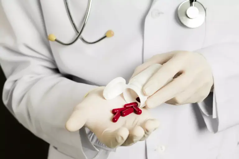 7 Key Oral Chemotherapy Drugs for Breast Cancer: Pill Forms, Uses, and Benefits