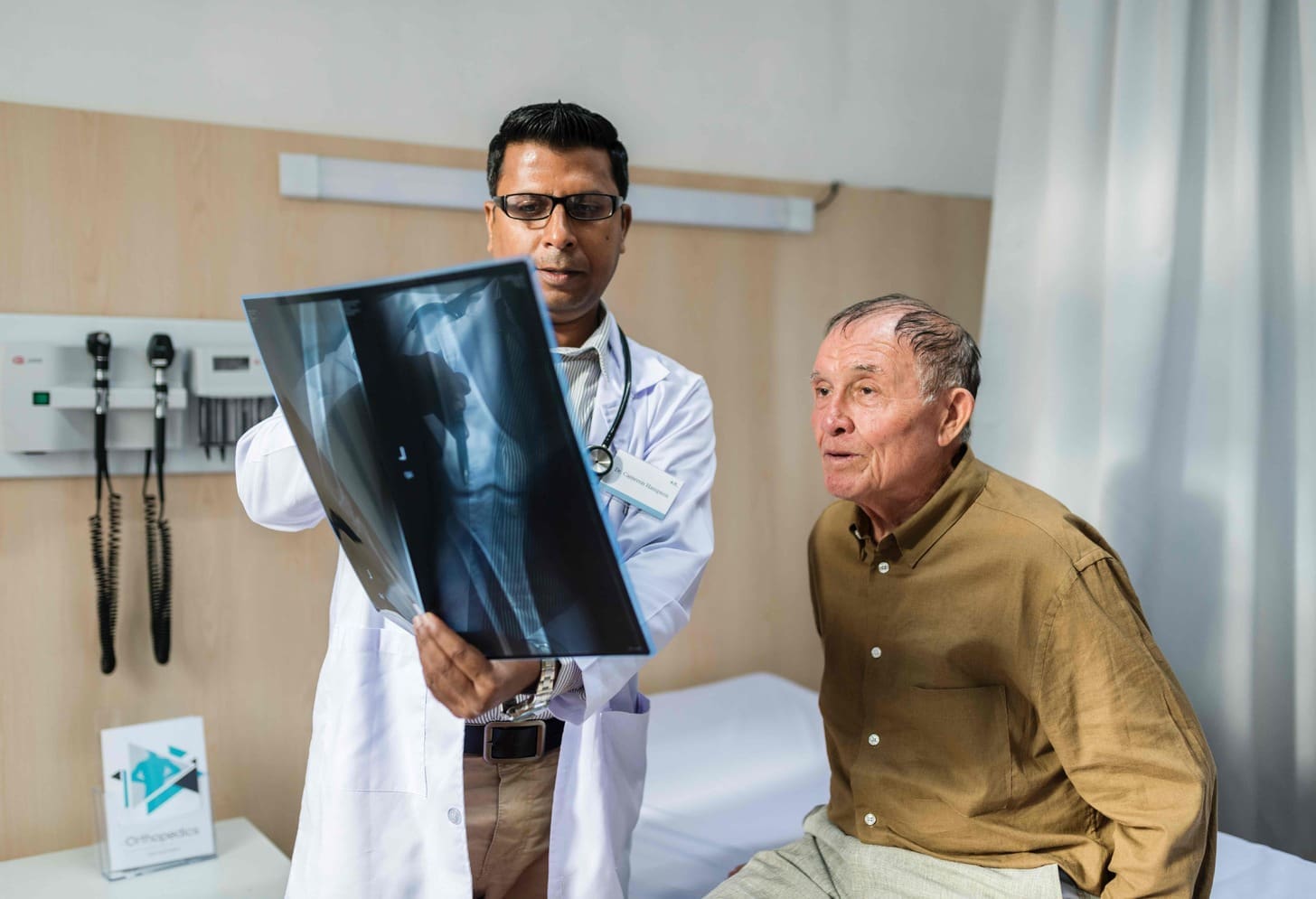 10 Key Facts About Cancer Metastasis to Bone: Symptoms & Treatment 1 10 Key Facts About Cancer Metastasis to Bone: Symptoms & Treatment