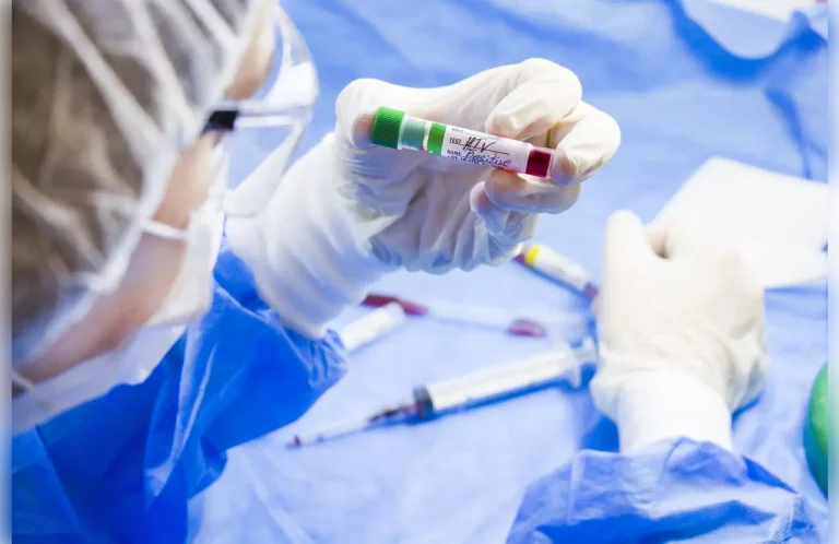 What Does Autologous Mean? Definition, Medical Uses, and Pronunciation