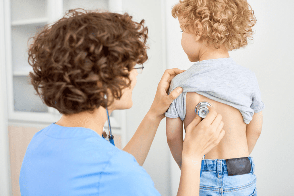 Walking Pneumonia: A Guide to The Symptoms