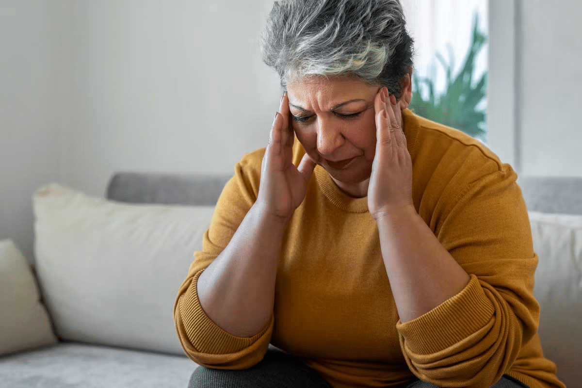 Amyloidosis Dementia: 5 Scary Symptoms to Know 2 Amyloidosis Dementia: 5 Scary Symptoms to Know