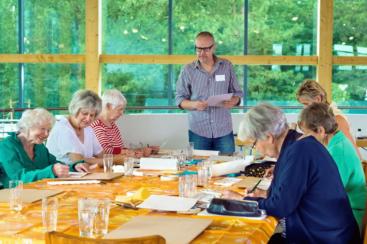 Activities for Elderly People in Care Homes: 25 Amazing Ideas