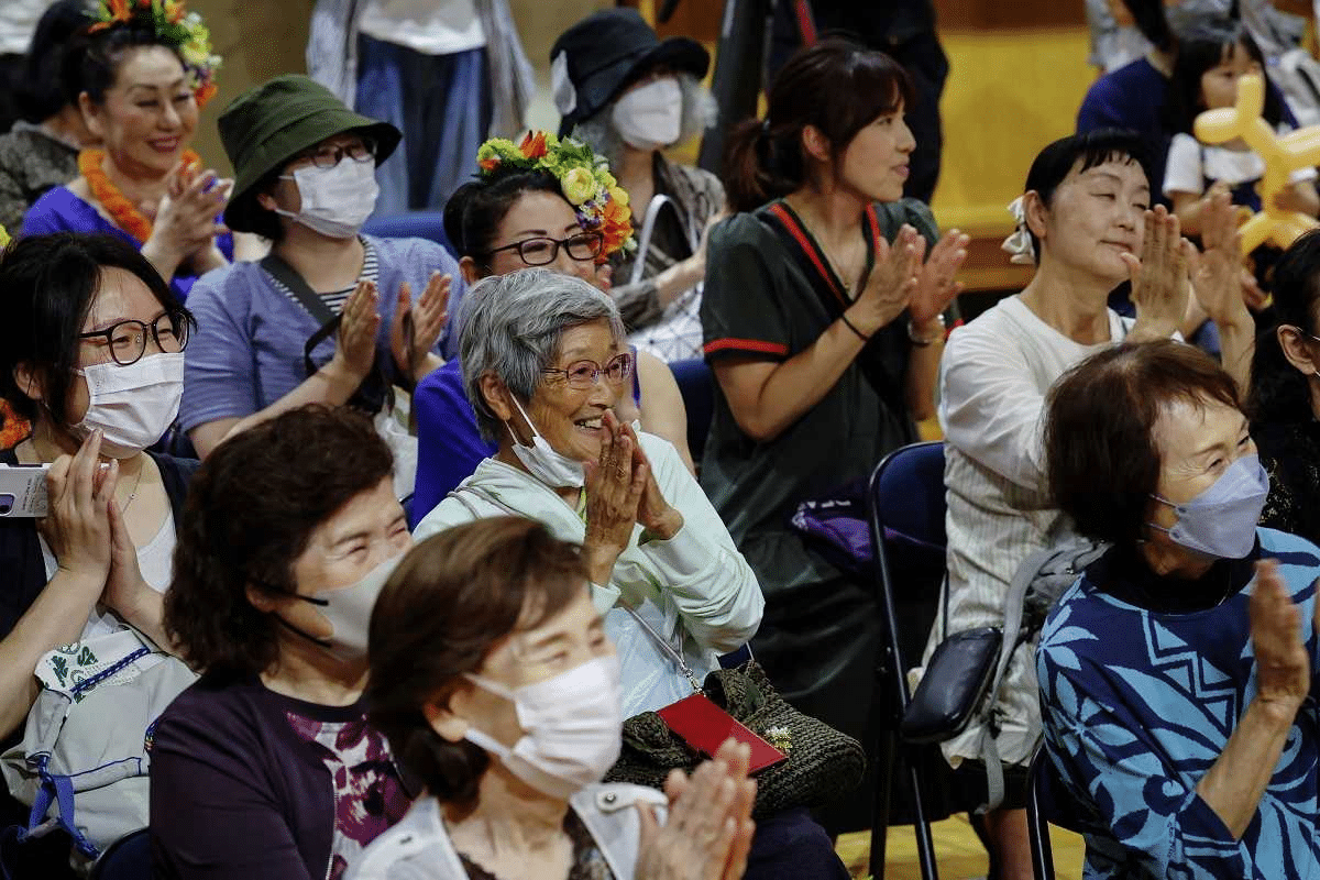 Aging Population Problems: 5 Crucial Issues Affecting the World 1 Aging Population Problems: 5 Crucial Issues Affecting the World