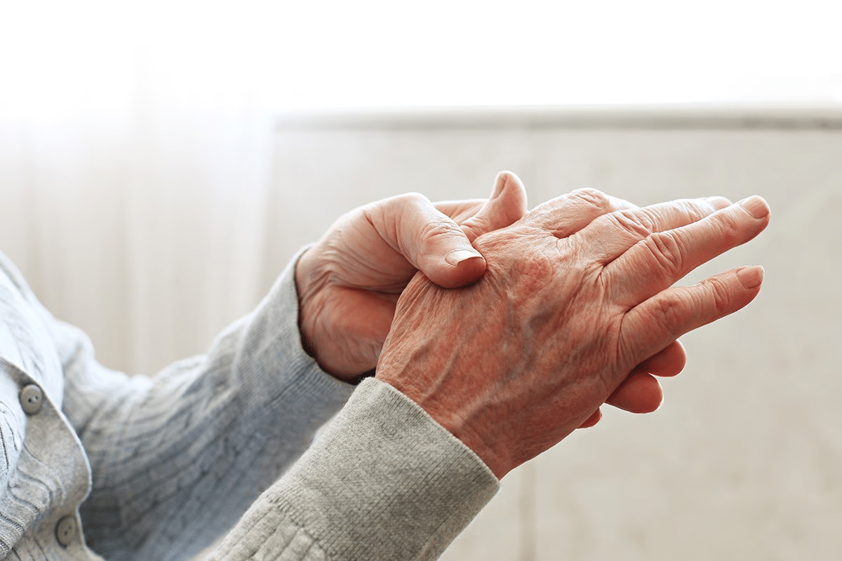 Guide What Are The First Signs Of Arthritis In Fingers? 3 Guide What Are The First Signs Of Arthritis In Fingers?
