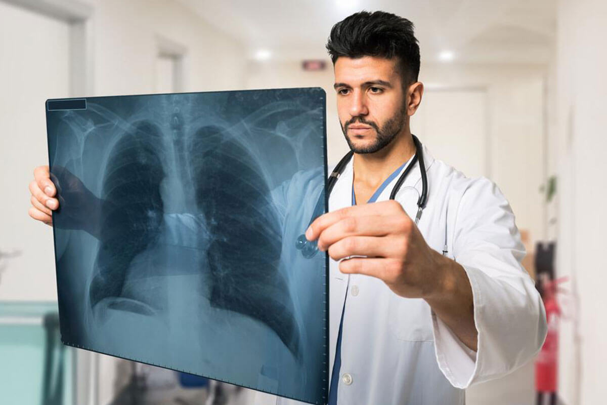 Can Bronchitis Turn Into Pneumonia? Critical