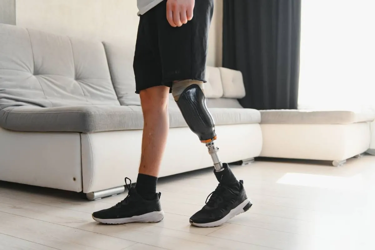 Valuable Choose The Right Implant Leg Prosthetic Options 3 image 1764047954139 LIV Hospital