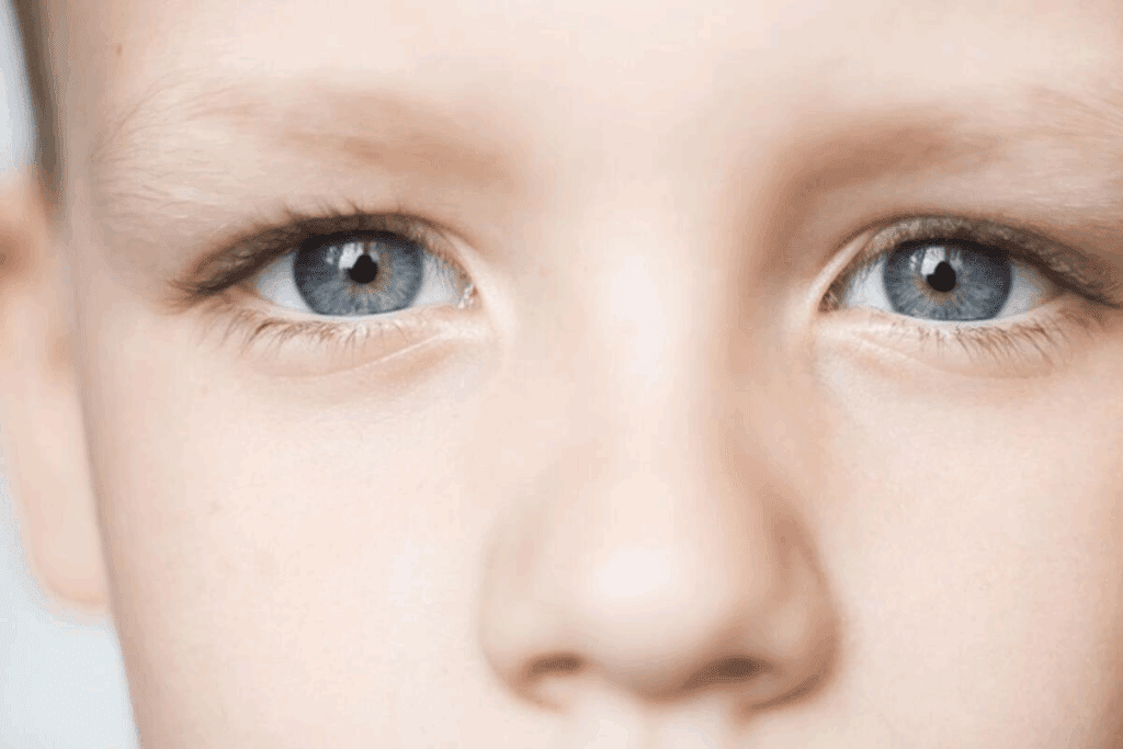 Blood clot on the eyeball: How to Remove It