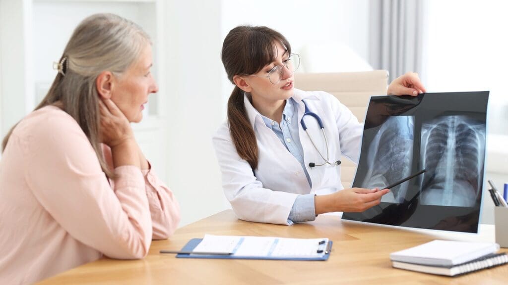 Pneumonia: Symptoms and Treatment Guide 1 pneumonia