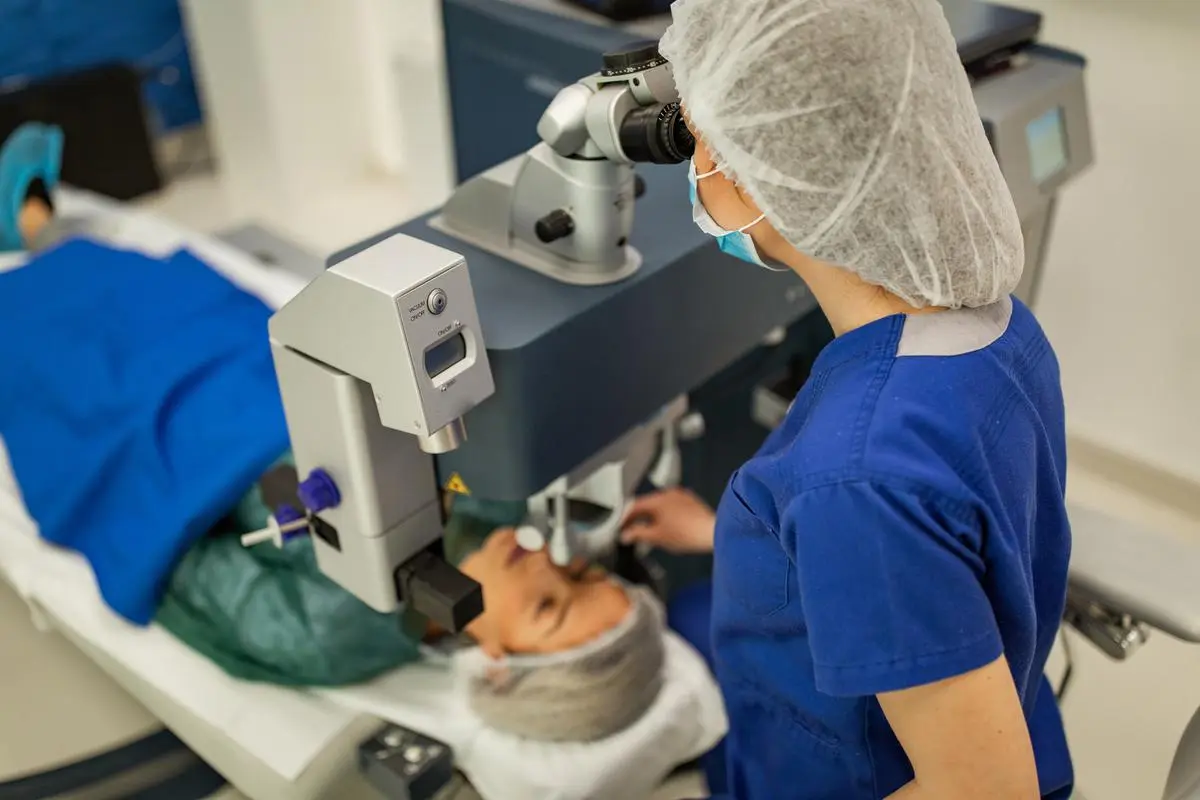 Dimness of vision: 5 Dangerous Causes 3 image 1763466496172 LIV Hospital