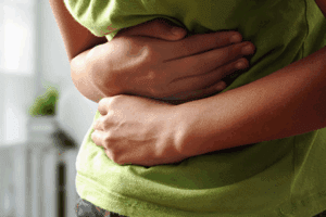 Hurting Around Navel: 7 Alarming Causes & Relief