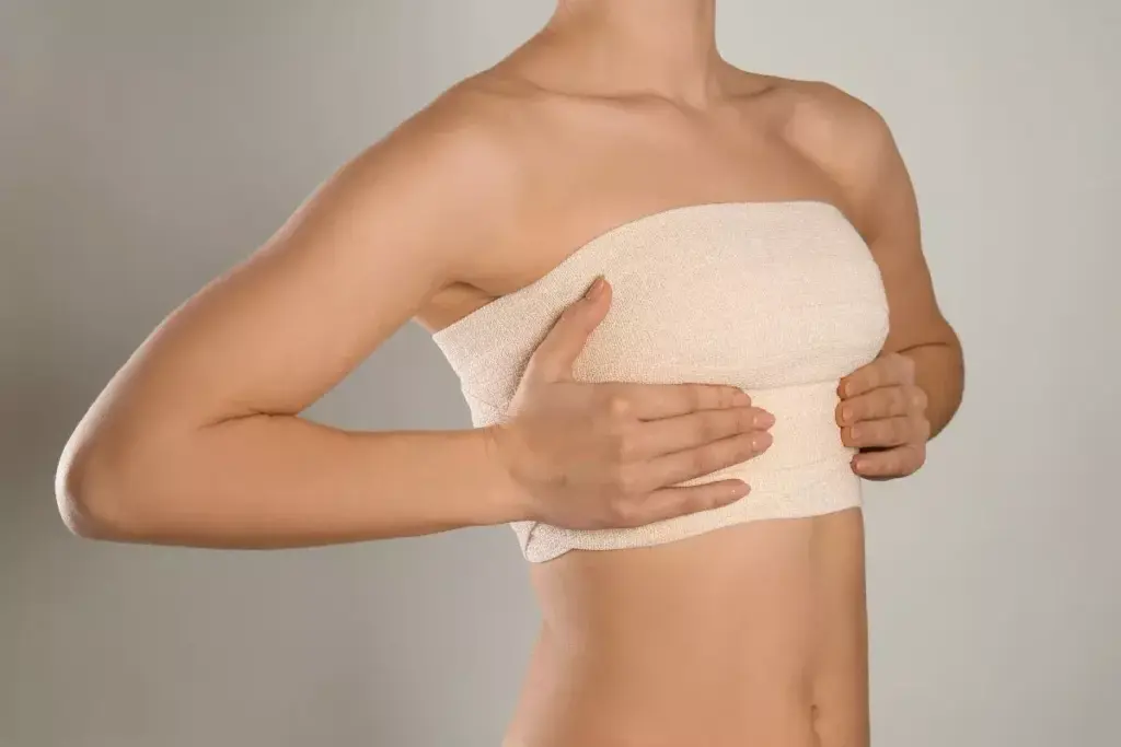 Anchor vs Lollipop Breast Reduction: Which Incision Is Right for You? 2 image 2848 LIV Hospital