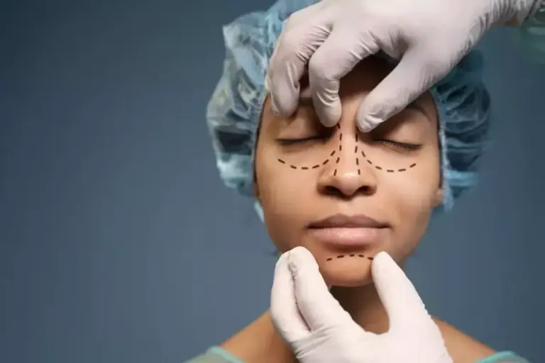 What’s the Difference Between Cosmetic and Plastic Surgery?