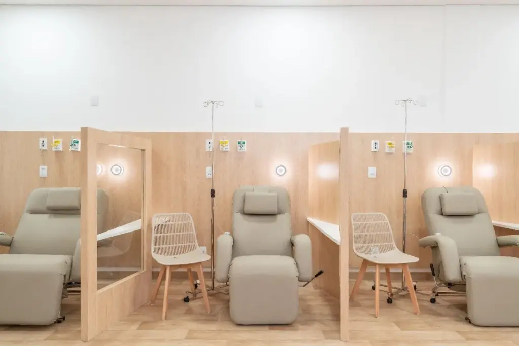 7 Signs of Fluid Overload: Symptoms and Complications