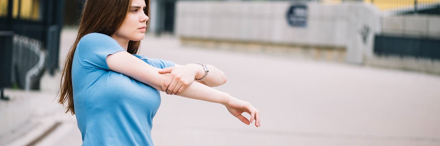 teenager stretching arm street x banner 1500 500 LIV Hospital