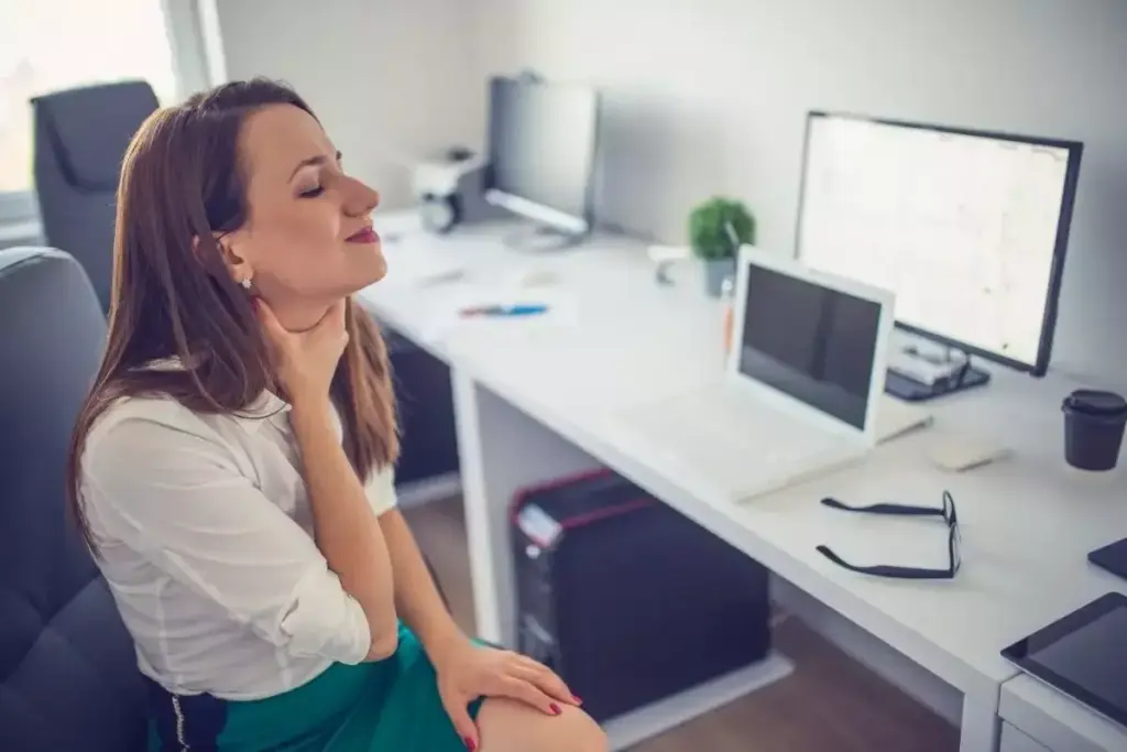 Hoarseness Doctor: Best Warning Sign Tip