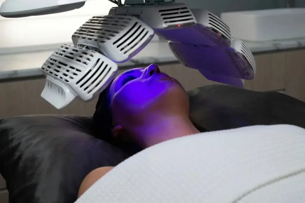 Ultraviolet Radiation Lamp: 7 Powerful Benefits of Phototherapy Treatment