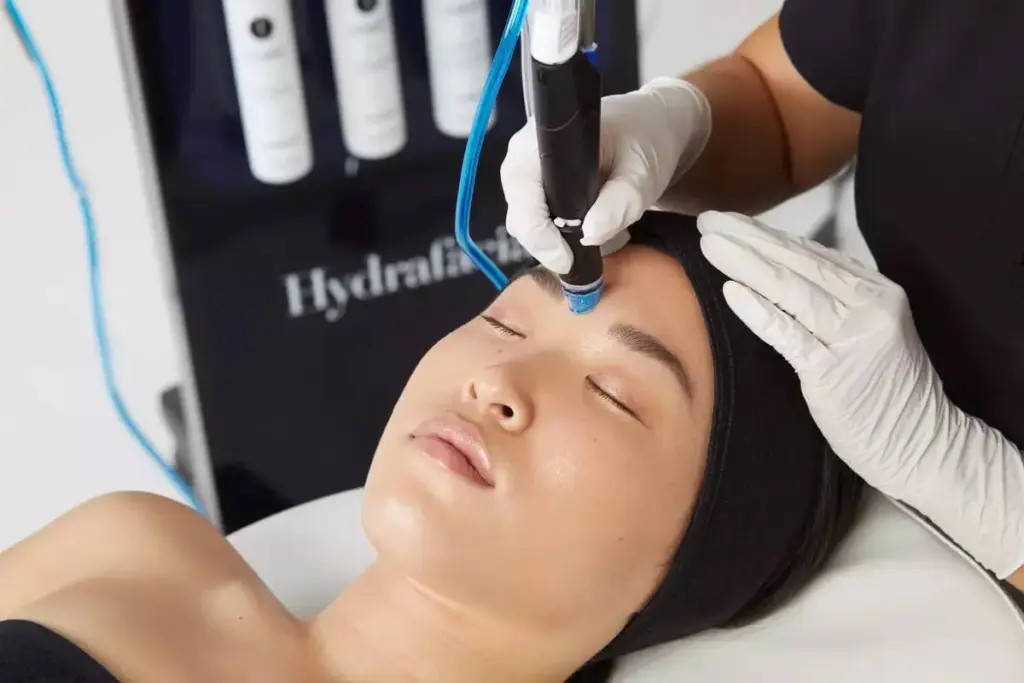 Complete Hydra Therapy Facial Vs Chemical Peel: Which To Get?