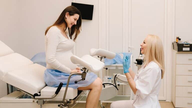 pregnant woman is lying examination chair gynecological clinic gynecologist consults patient before pregnancy checkup yt thumbnail 1280 720 LIV Hospital