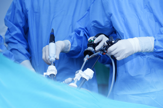 Lifting Baby After Laparoscopy: Safety Rule