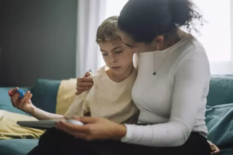 How to Treat a Nervous Breakdown: Signs and Recovery